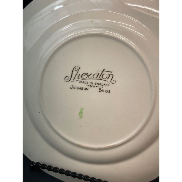 Set of Vintage Sheraton Tea Cups and Saucers by Johnson Brothers - Picture 7 of 9